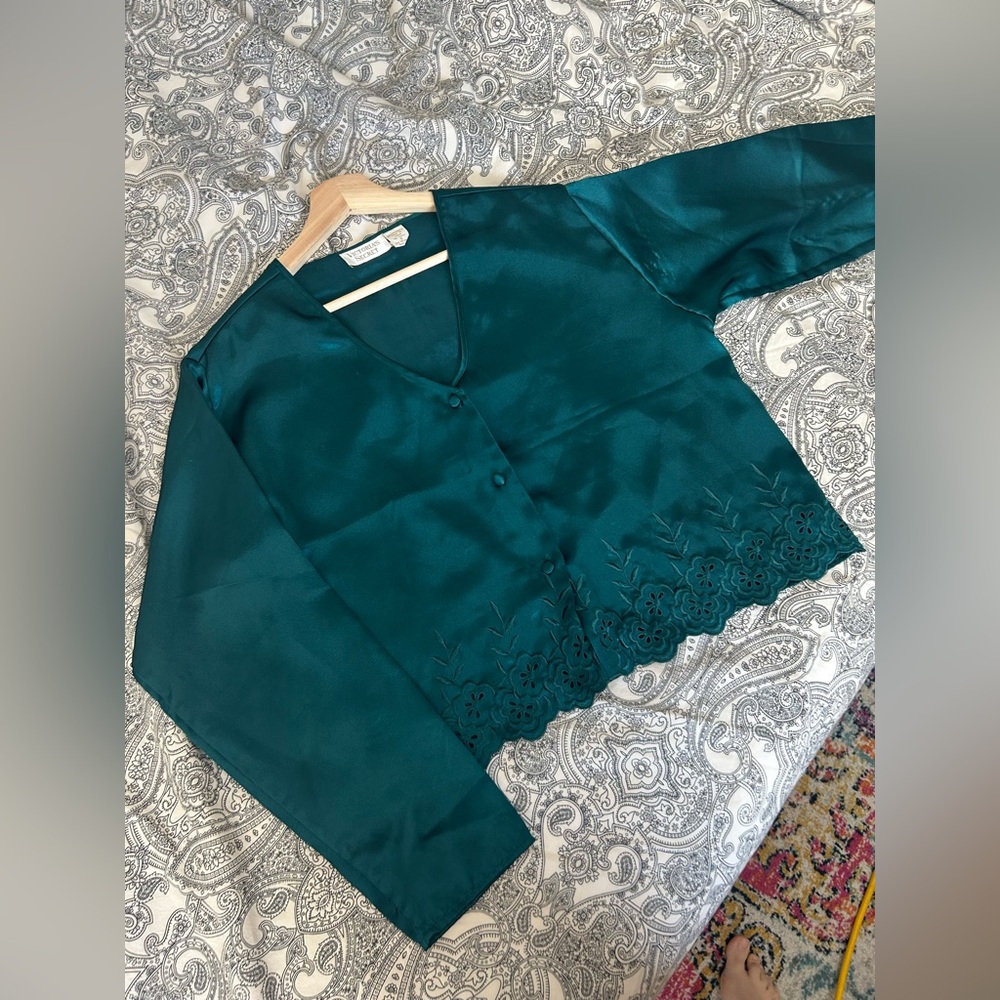 Vintage gold tag 90s Victoria’s Secret Emerald Satin Button Blouse Scalloped